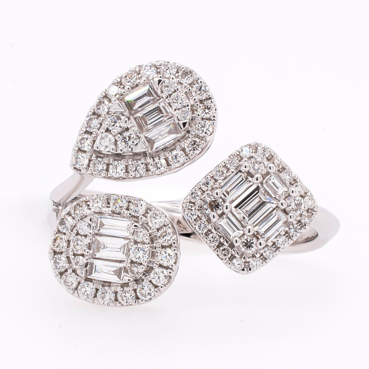 18K White Gold Toi et Moi Diamond Ring with Baguettes